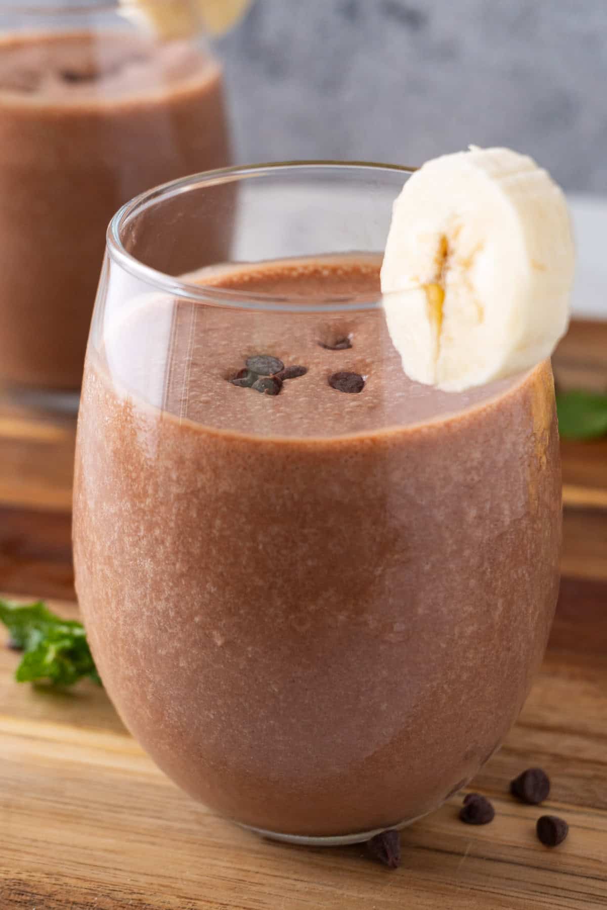 chocolate banana smoothie in glass
