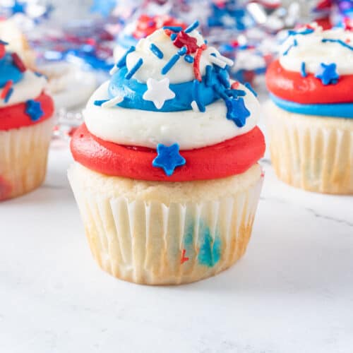 red white and blue cupcakes featured image