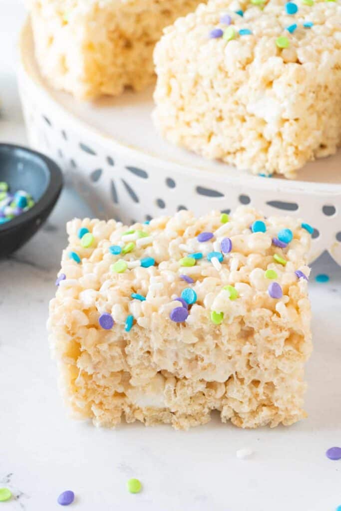 Side view of rice crispy treat to see trhickness and marshmallows in it