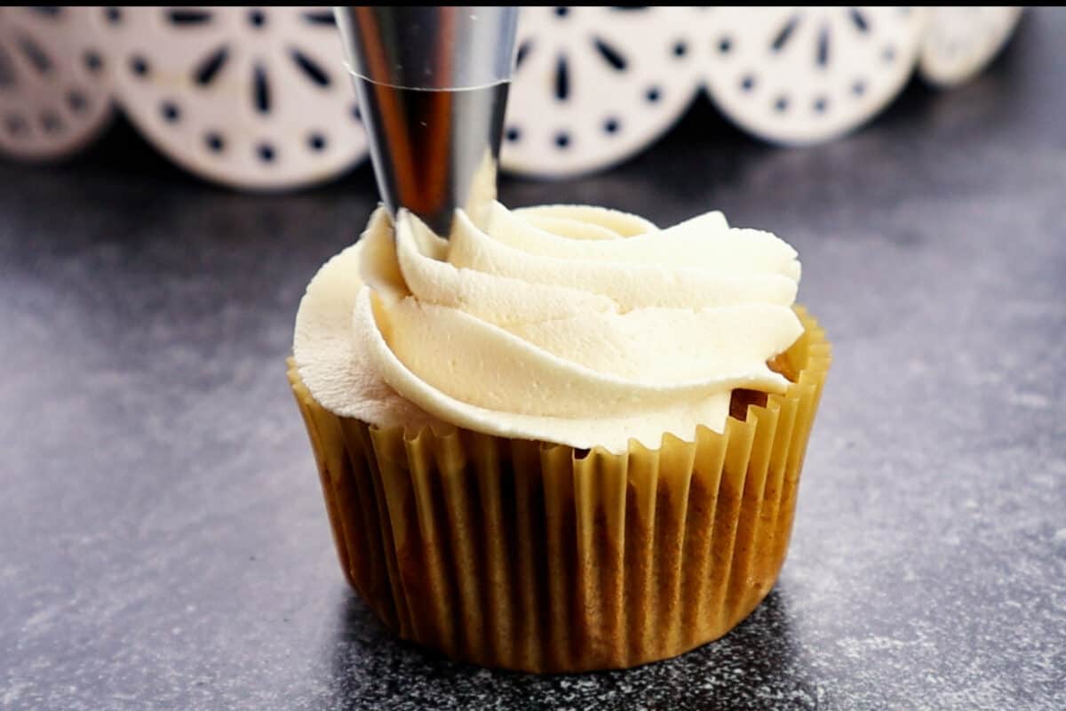 keep spirialing frosting