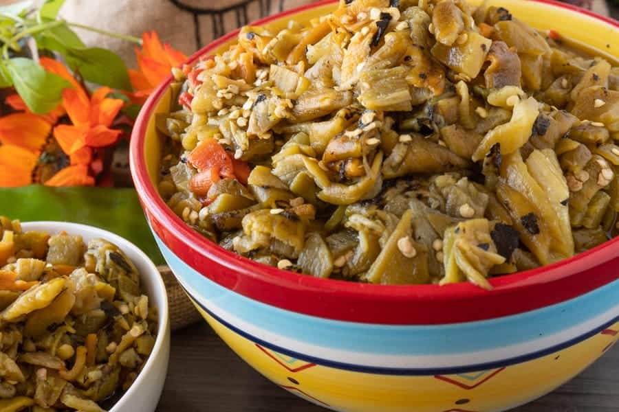 Green Chile, How to roast and prepare delicious green chile for stews, burgers, pizza and more! #atablefullofjoy #greenchile #newmexico #nmtrue #stew #fall #delish #hatch