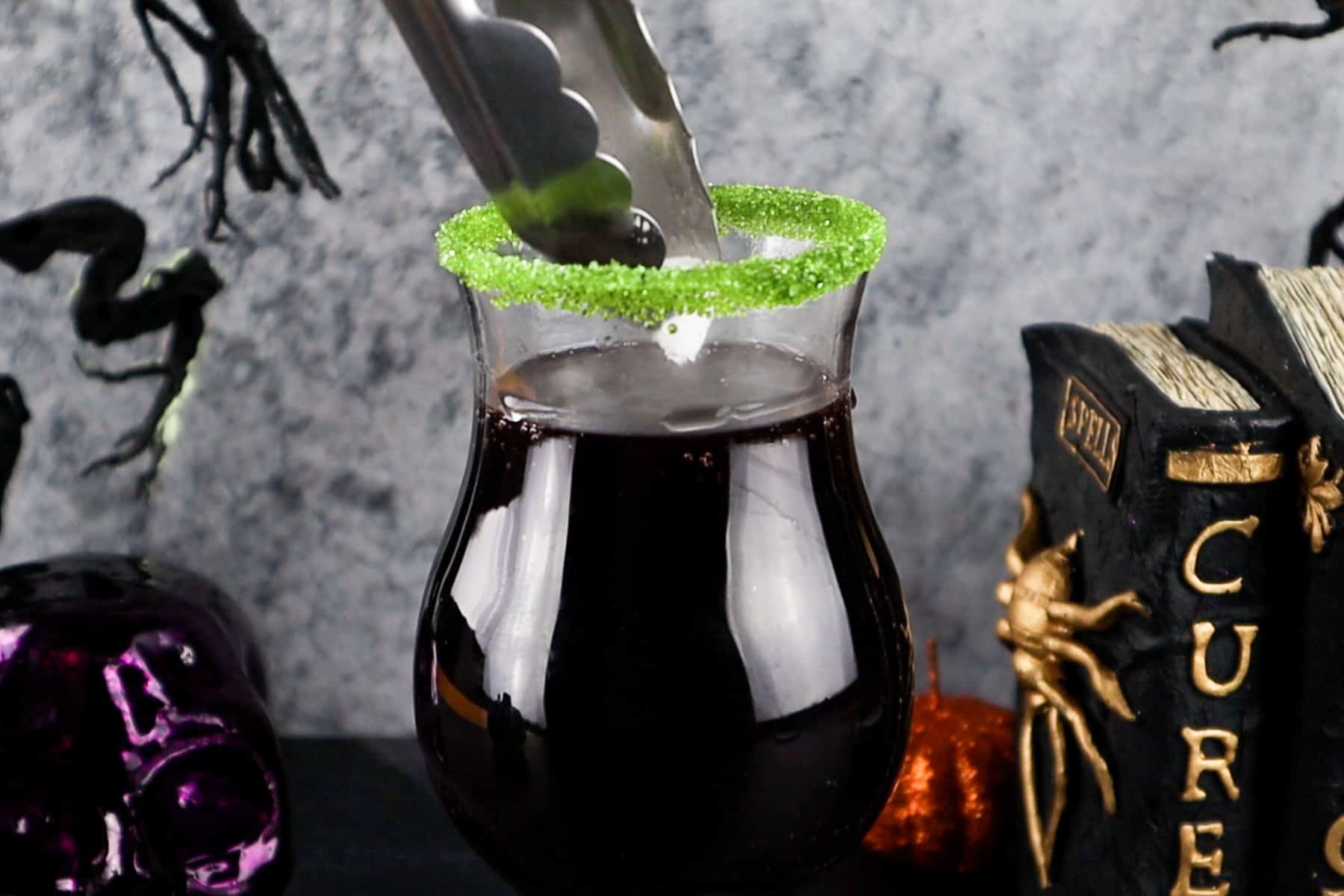 adding dry ice to halloween drink