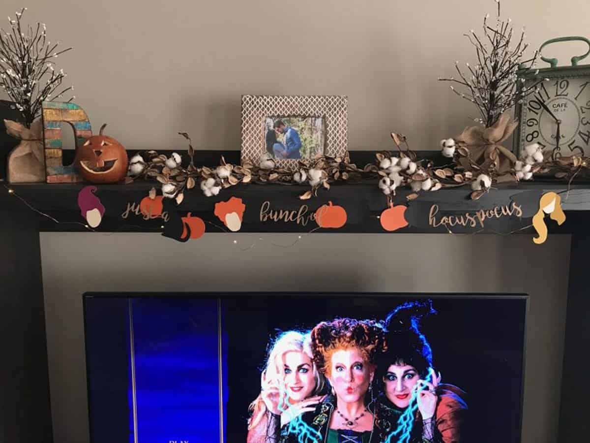 hocus pocus garland over tv