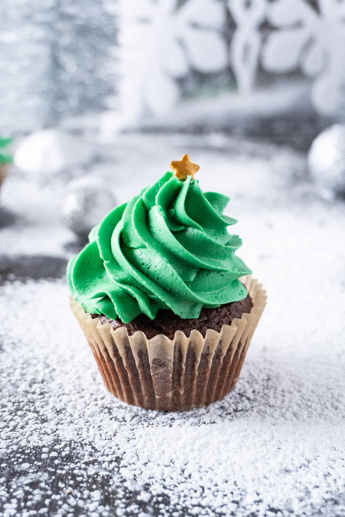 Christmas Tree Cupcake without sprinkles