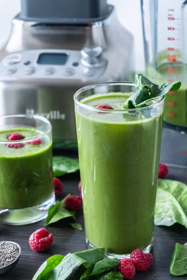 This easy and delicious spinach smoothie is a great way to start the day! Full of vitamins and simple ingredients makes this a great go-to green smoothie! #greensmoothie #weightloss #energy #healthy #detox #cleanse #delicious #forweightloss #forkids #breakfast #spinach #atablefullofjoy