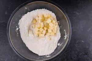 Flour mixture with butter