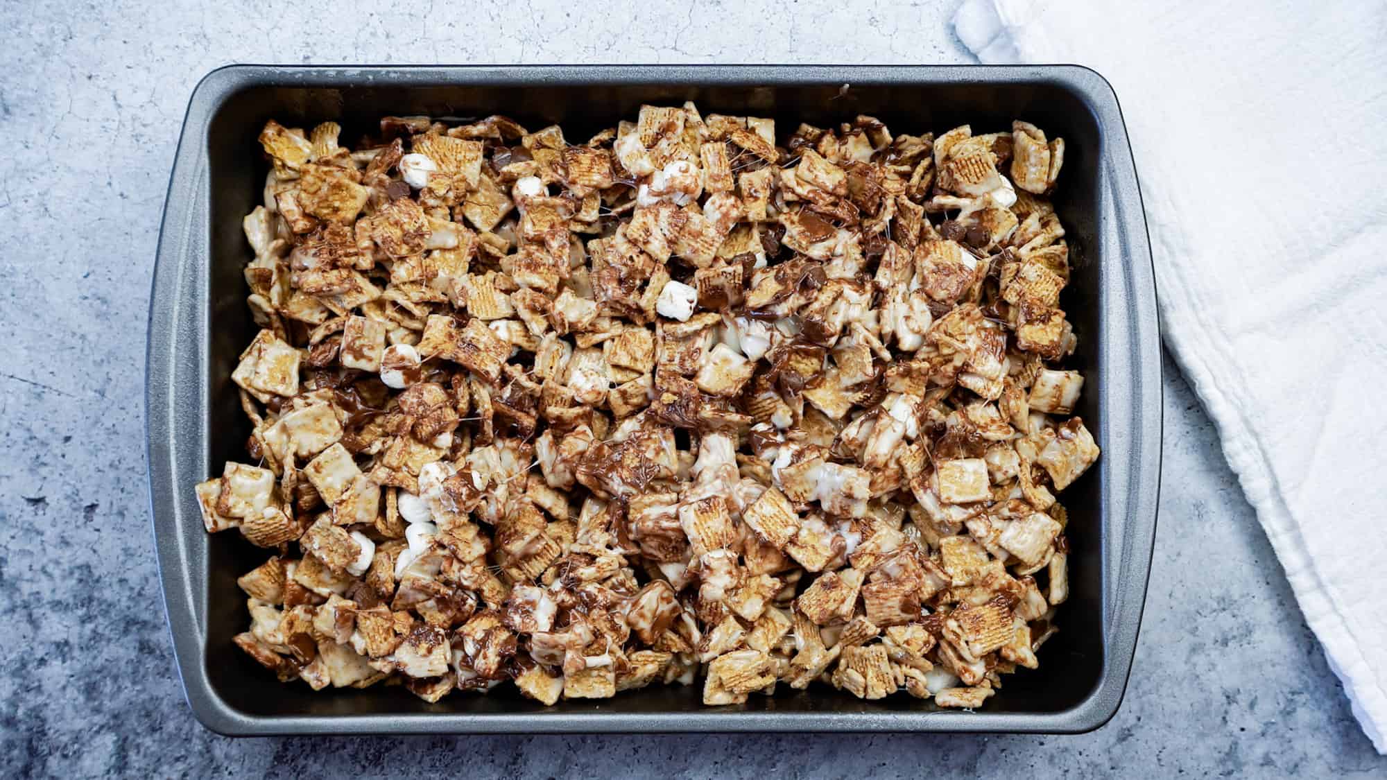 golden grahams s'mores pressed into pan