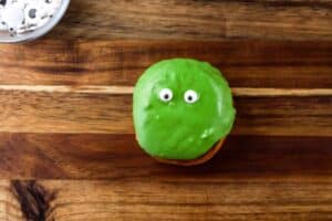 adding eyes to frankenstein donut