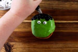 adding hair to frankenstein donuts