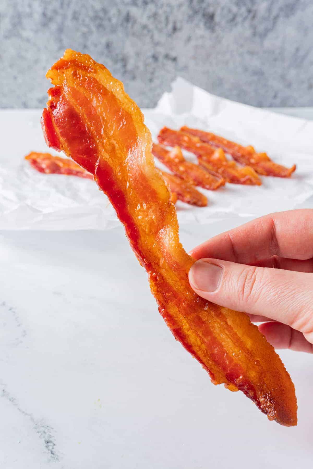 https://www.atablefullofjoy.com/wp-content/uploads/2020/05/Oven-Baked-Bacon-Recipe-6.jpg