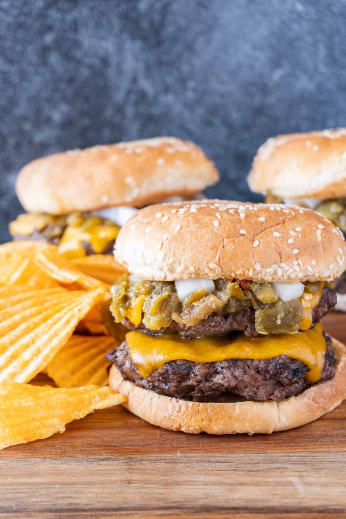 Green Chile Cheeseburger with chips