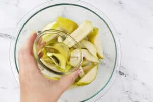 Adding oil to the pears