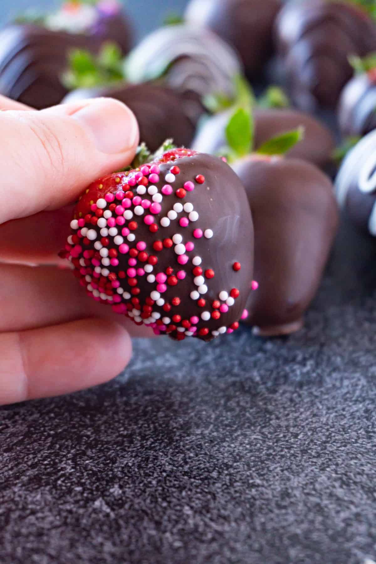 easy chocolate covered strawberries with pink sprinkles