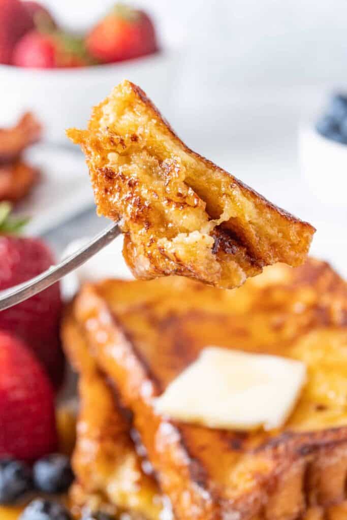 Perfect French Toast Not Soggy, Easy To Make in less than 10 minutes!