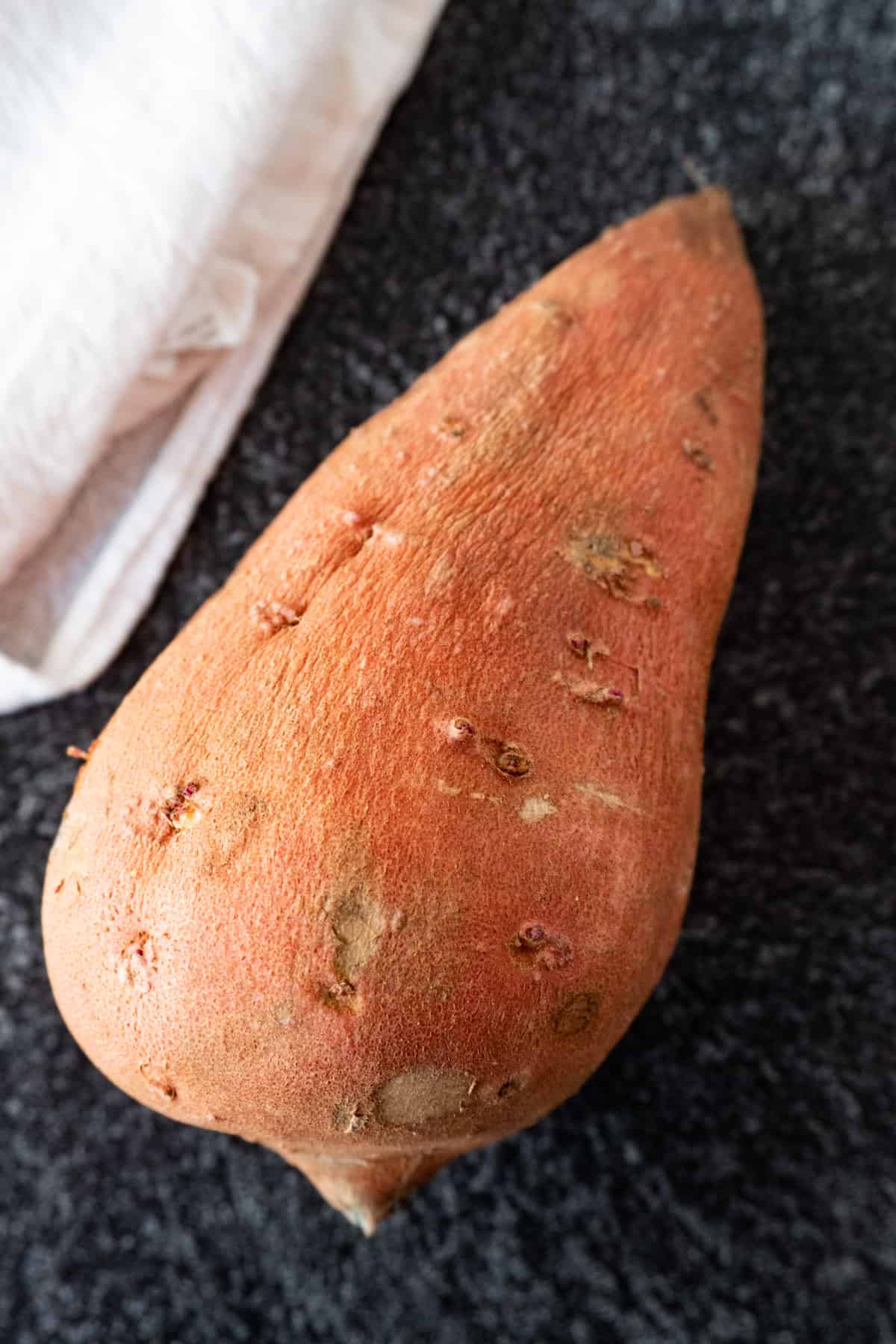 How to tell if a Sweet Potato is Bad? All the signs + picture