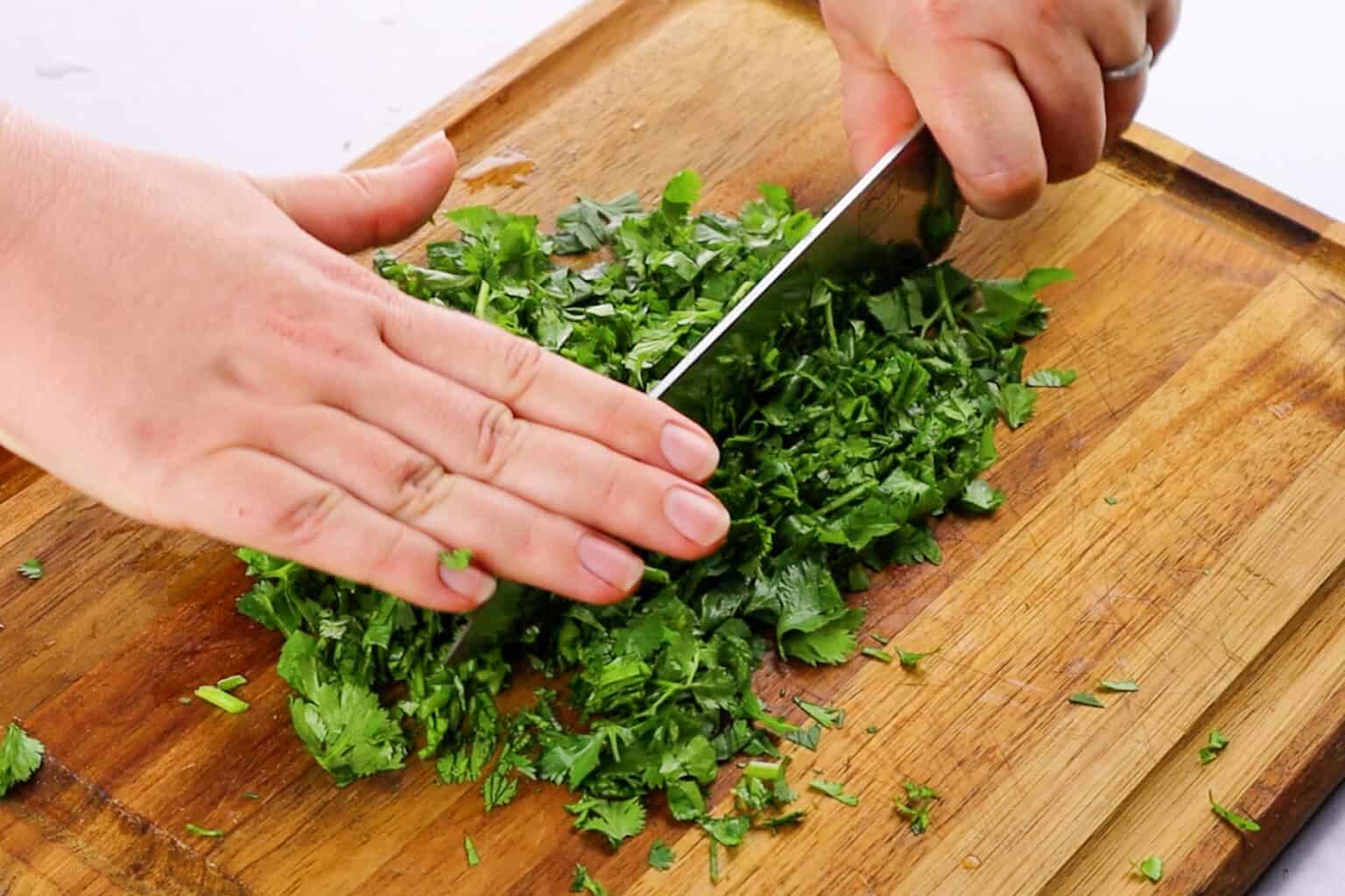 How to chop cilantro 3 easy steps for the perfect garnish!