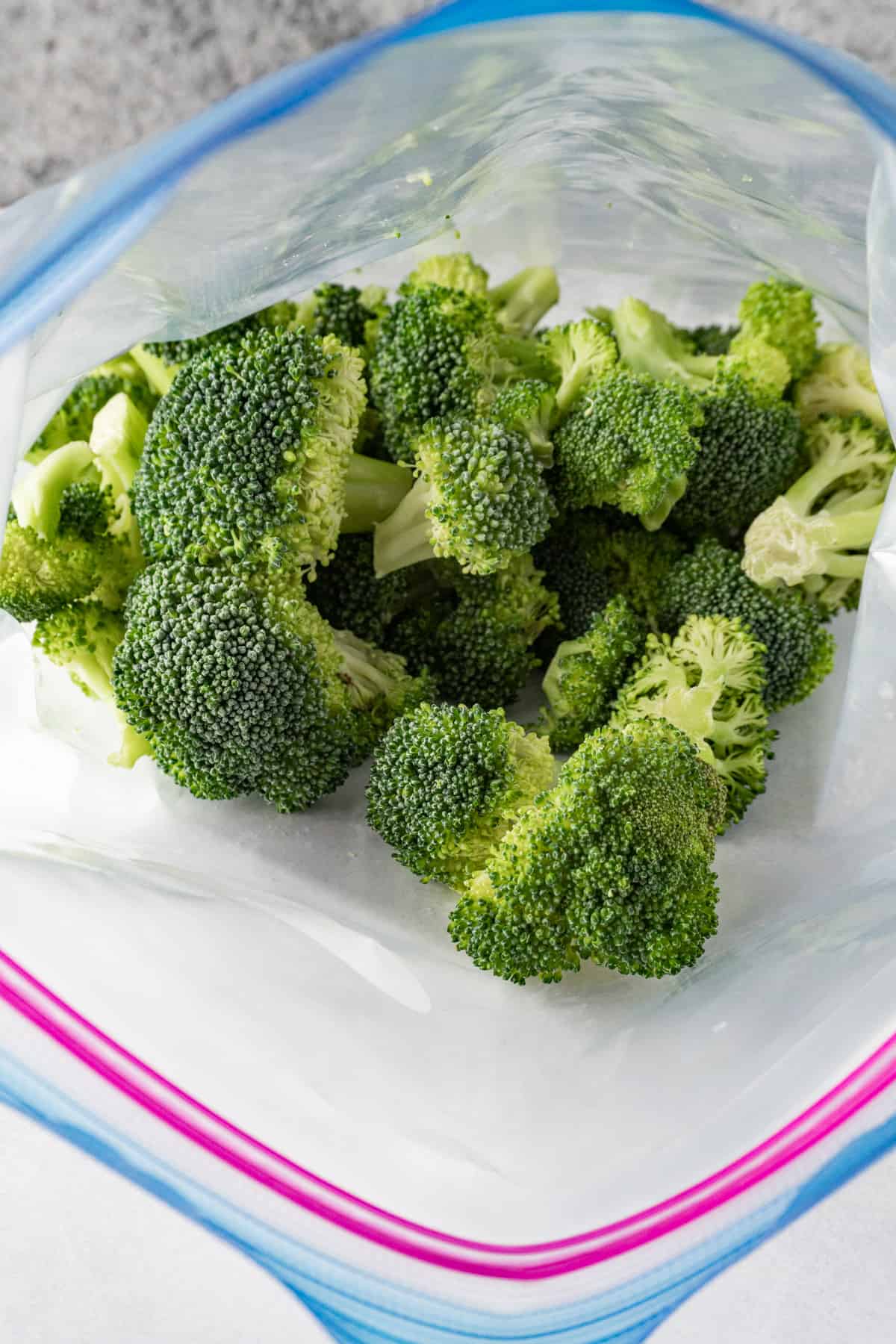 broccoli in ziploc bag
