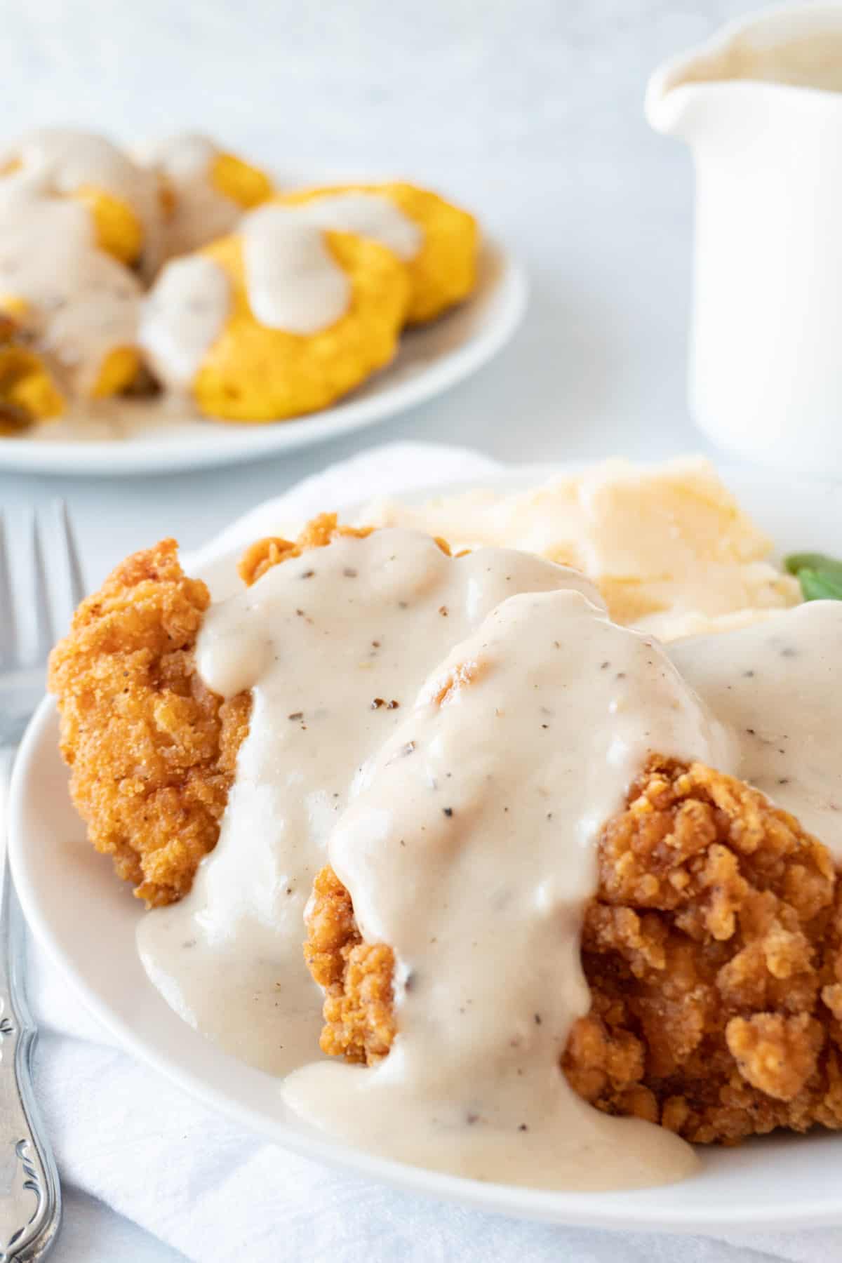 peppered gravy on chicken strips