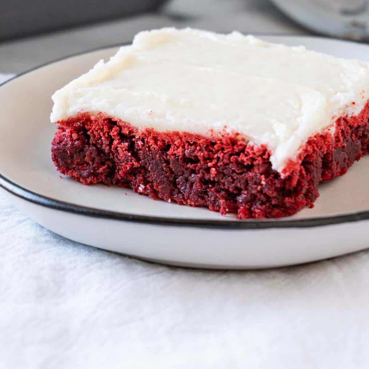 red velvet brownies featured image