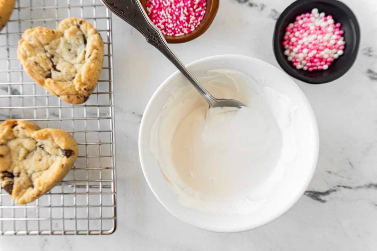 candy melts melted in bowl