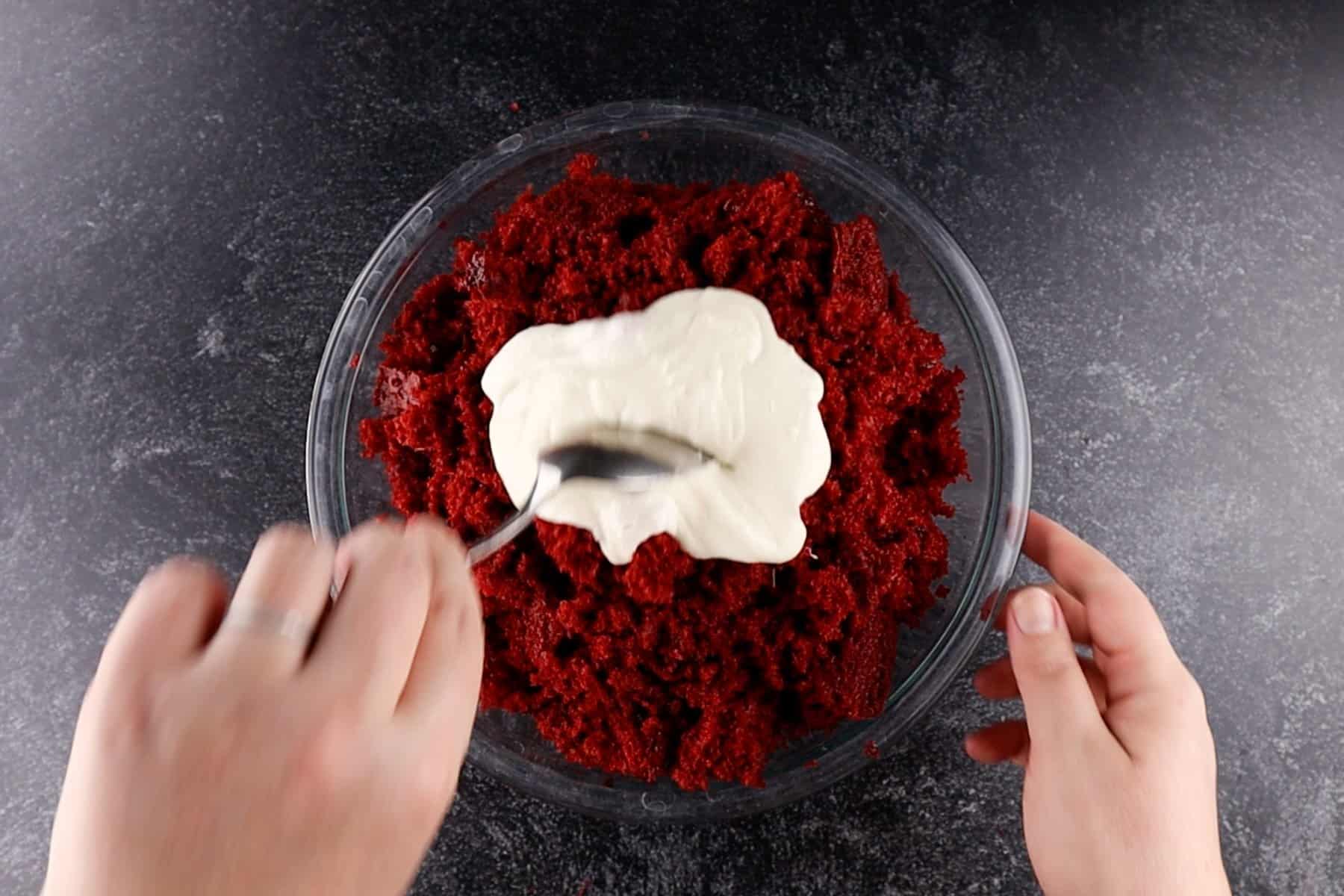 making red velvet crumble