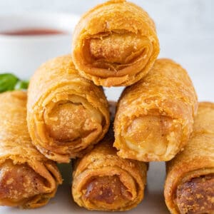egg rolls stacked featured image.