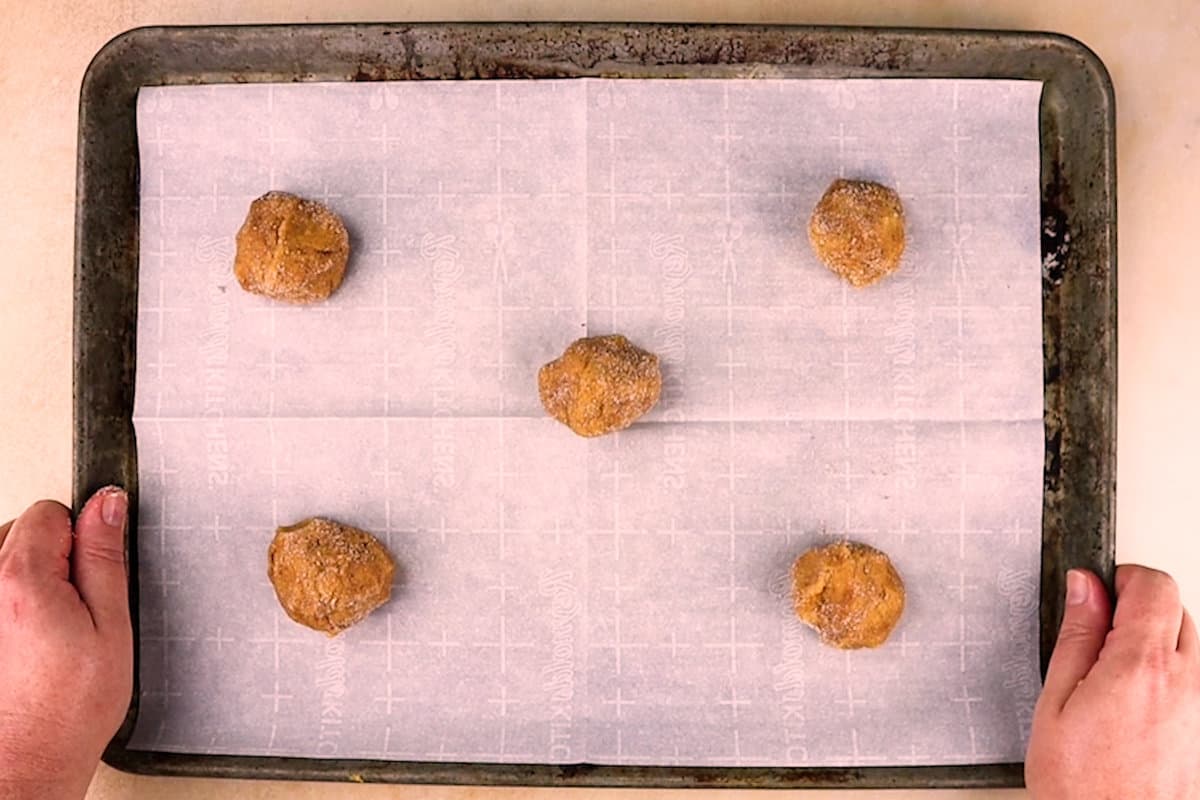 pumpkin cheesecake cookies before baking