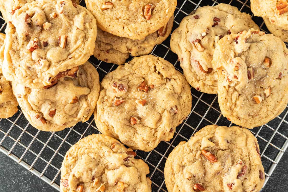 pecan pie cookies on cooling rack