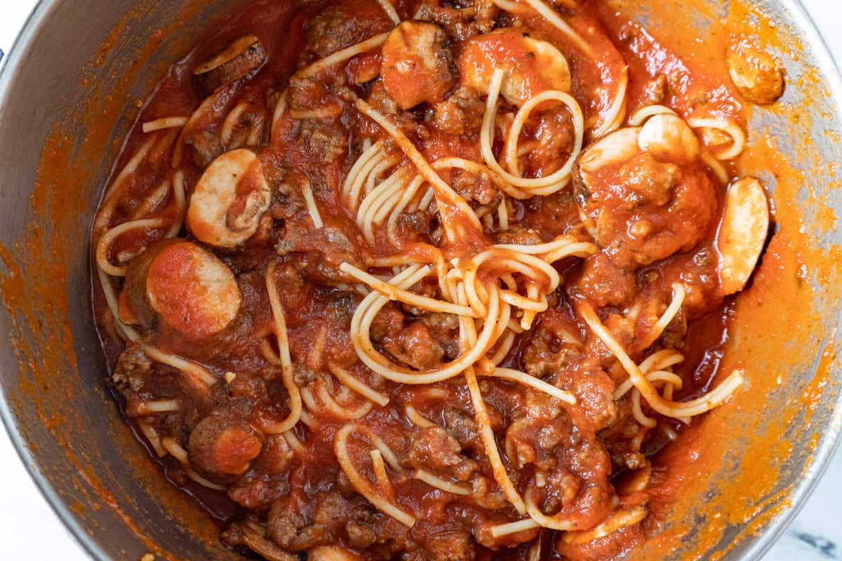 spaghetti made in pot