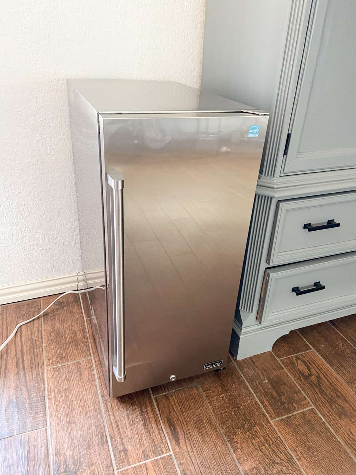 newair beverage fridge