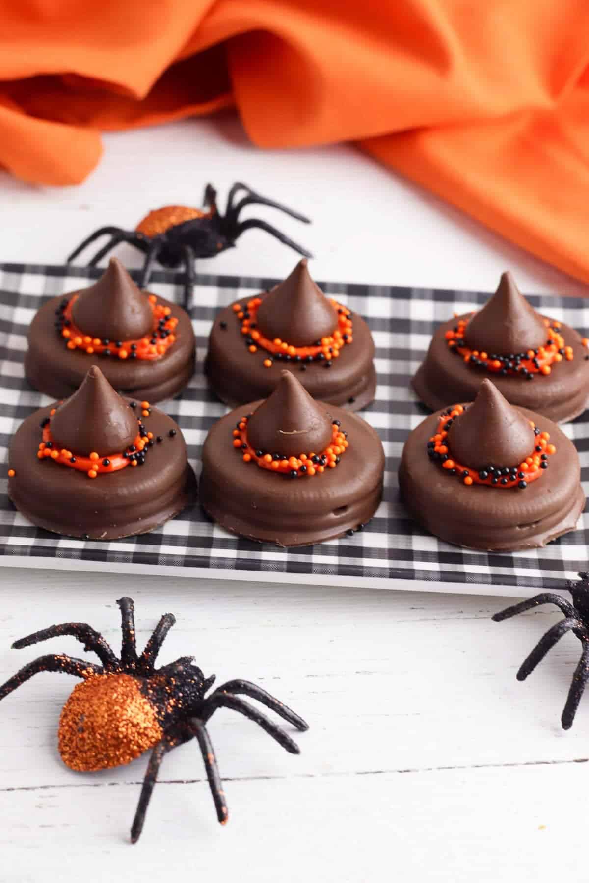 witches hat cookies with ritz crackers