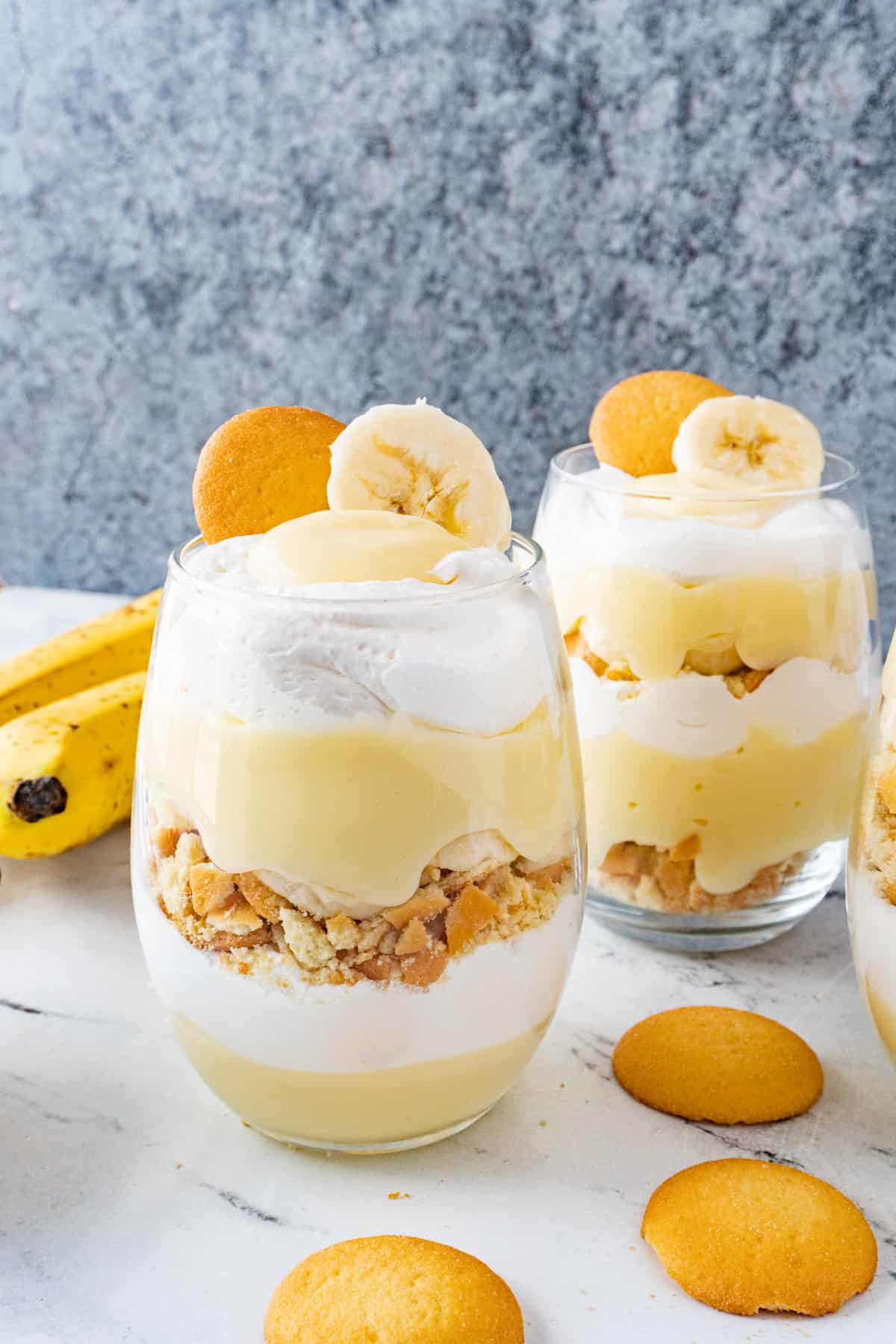 layered banana pudding in cups