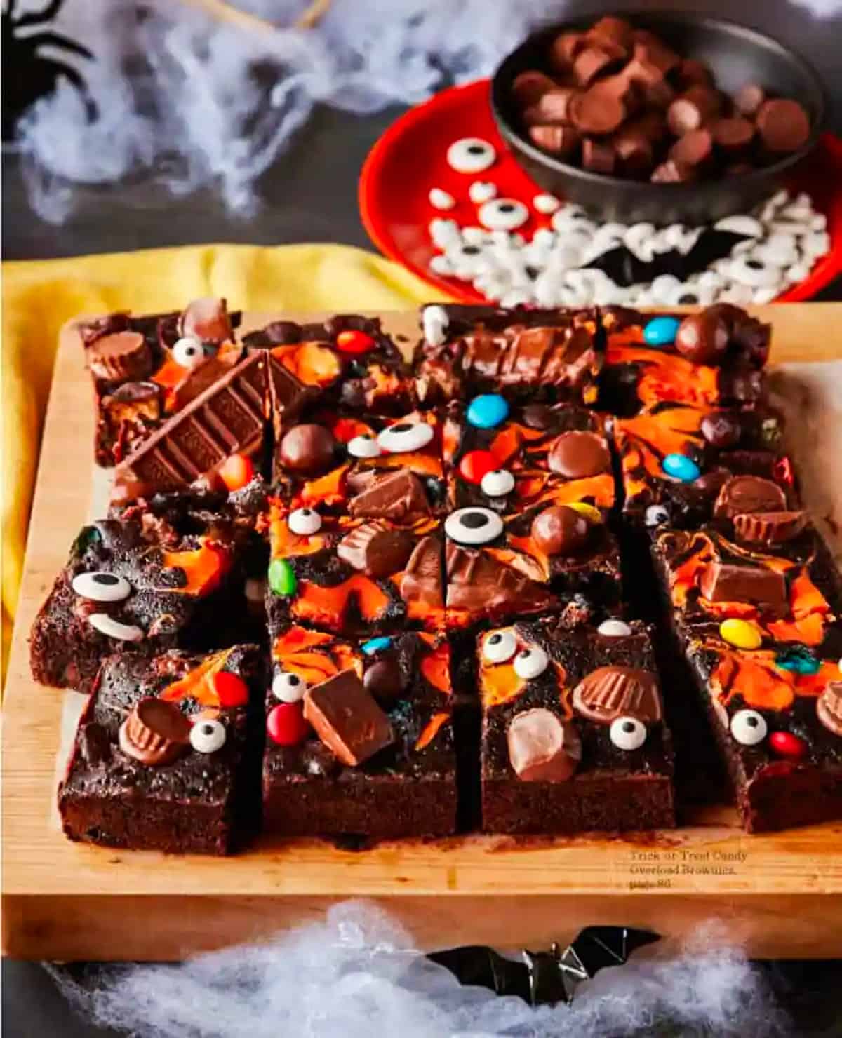 brownies with candy in them