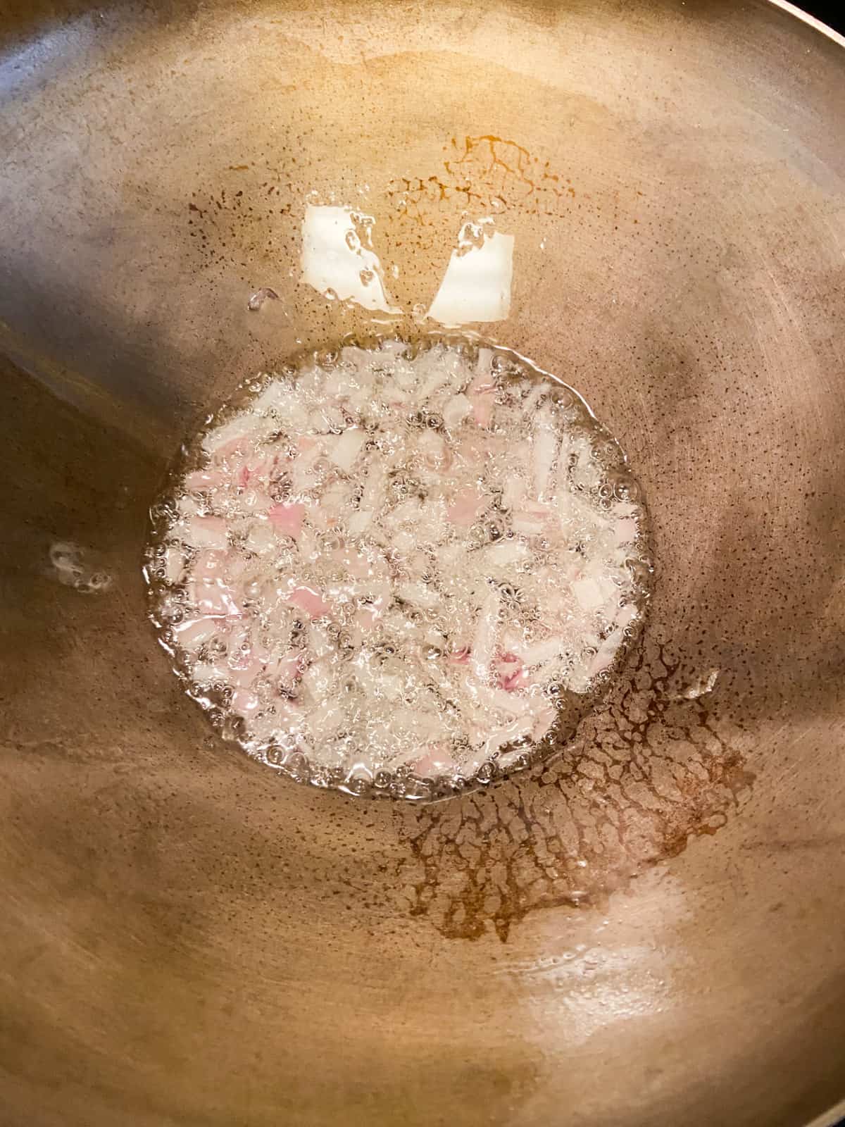 frying shallots in oil