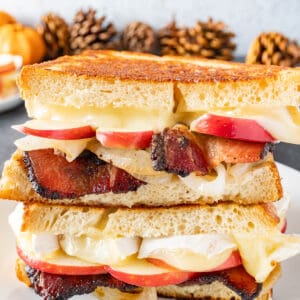 bacon grilled cheese featured image