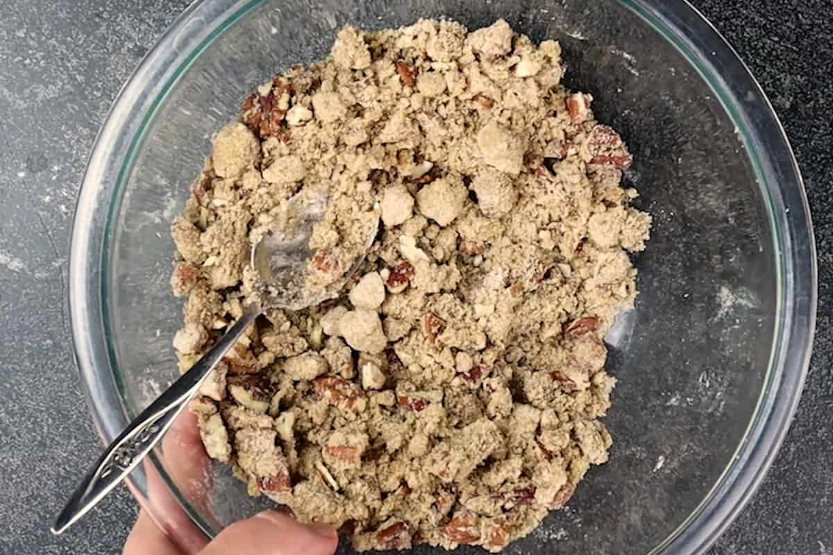 streusel topping in bowl