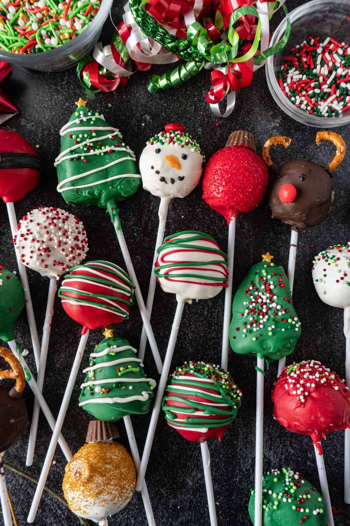 Christmas Cake Pops laid out.