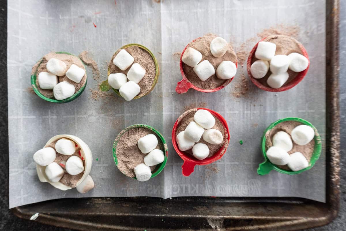 filling hot cocoa bombs with hot cocoa powder
