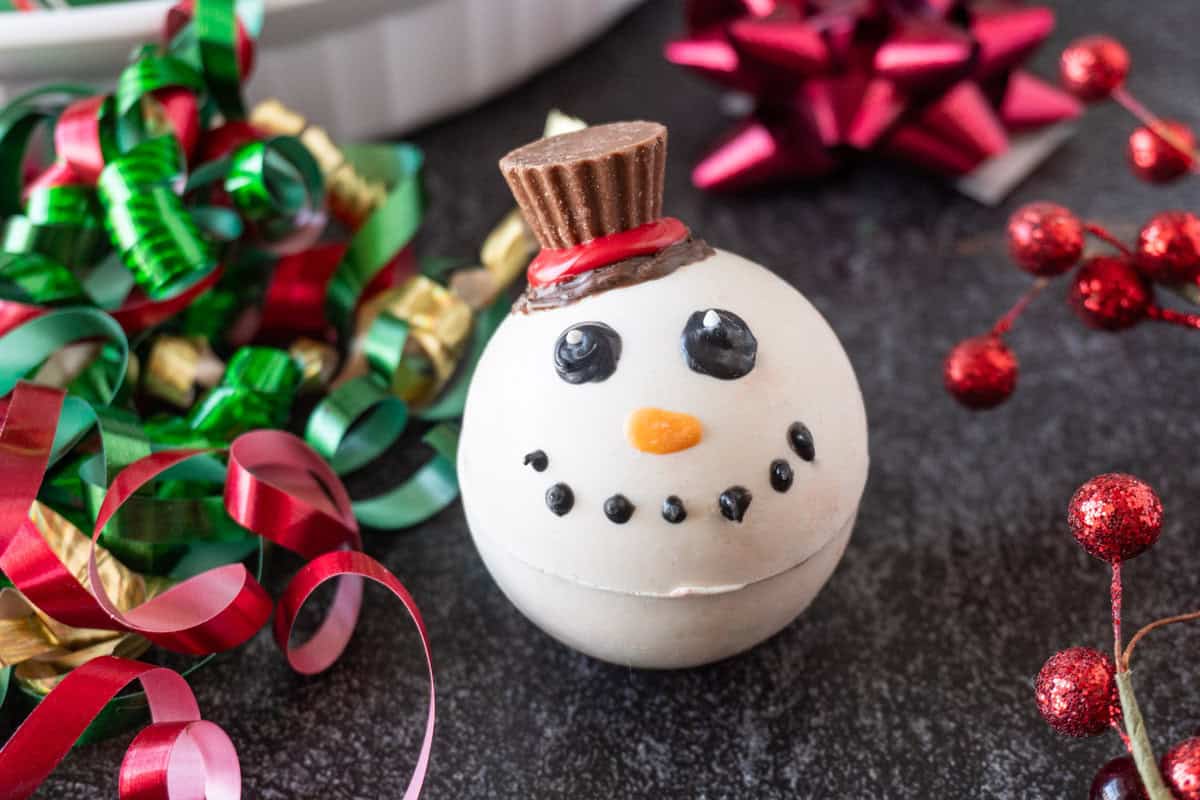 snow man hot cocoa bomba