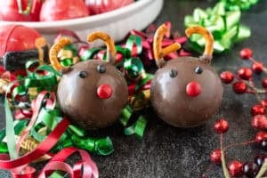 reindeer hot cocoa bombs
